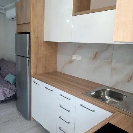 Apartment Almiriki &