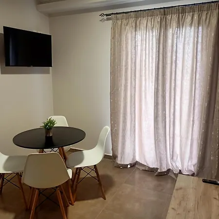 Apartament Almiriki & *