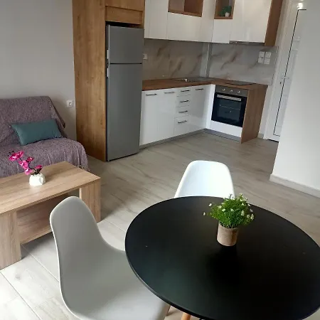 Almiriki & Apartamento